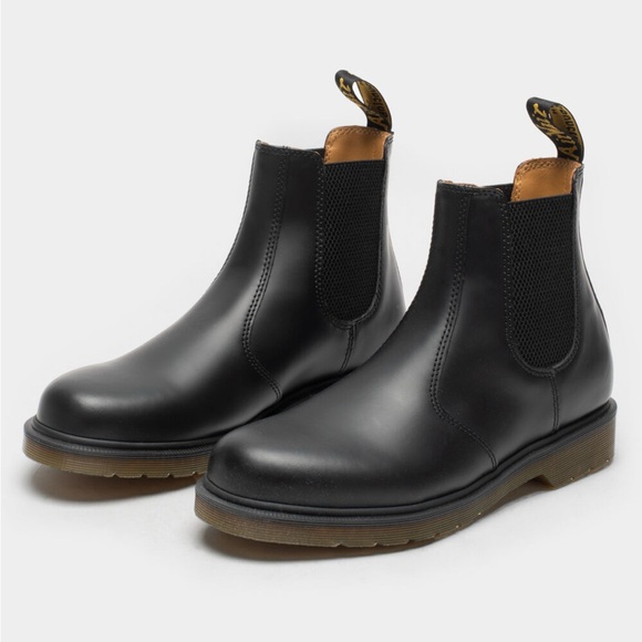 Dr. Martens Shoes - Dr. Martens 2976 Smooth Leather Chelsea Boots - US Women 9 Men 8 Black 11853001
